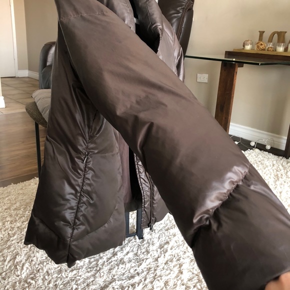 Winter Women’s Short Puffer - Picture 2 of 5